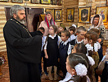 Ученики сулинской школы посетили богослужение и побеседовал со священником