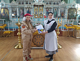 Юнармейцы центра патриотического воспитания «Октябрьский резерв» посетили храм Архистратига Михаила и передали письма военнослужащим