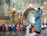 Преосвященнейший епископ Симон вместе с митрополитом Владимирским и Суздальским Никандром совершил Божественную литургию в Покровском кафедральном соборе города Шахты