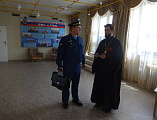 Военных летчиков и их семьи с Днем Победы поздравил иерей Сергий Курьянов