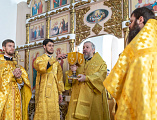 В Неделю о Страшном Суде епископ Симон совершил Божественную литургию в Покровском кафедральном соборе города Шахты