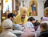 В Неделю Воспоминания Адамова изгнания, Прощеное воскресенье, епископ Симон совершил Божественную литургию в Покровском кафедральном соборе