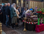 Преосвященнейший епископ Симон совершил утреню Великой субботы с чином погребения плащаницы