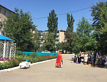Иеромонах Никон (Синюшкин) посетил социальный центр дневного пребывания для нуждающихся детей, беременных женщин и пожилых людей