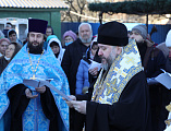 Преосвященнейший епископ Симон совершил чин освящения малой звонницы при храме Архистратига Михаила поселка Каменоломни