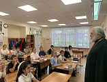 В школе №15 прошла встреча учащихся со священником на тему любви к Богу и ближнему