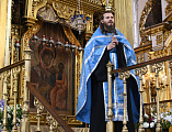 Митрополит Исидор и епископ Симон совершили вечернее богослужение с чтением акафиста Пресвятой Богородице у иконы Одигитрии