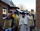 Престольный праздник молитвенным торжеством отметил храм Архистратига Михаила п. Каменоломни Октябрьского района