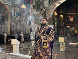 Преосвященнейший епископ Симон совершил вечернее богослужение с выносом креста в Покровском кафедральном соборе