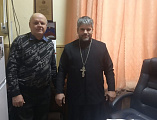 Иерей Сергий Столяров провел рабочую встречу с почетным гражданином России и директором ООО «Сулинполиграфсервис» в г. Красный Сулин