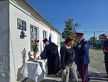 В основной школе хутора Усьмана состоялось торжественное открытие мемориальной доски