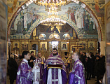 В третью Неделю Великого поста, названную Крестопоклонной, епископ Шахтинский и Миллеровский Симон в сослужении соборного духовенства совершил Божественную литургию святителя Василия Великого