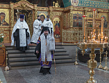 Накануне Вселенской родительской субботы Преосвященнейший епископ Симон совершил вечернее богослужение с парастасом в Покровском кафедральном соборе г. Шахты