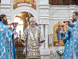 Сретение Господне и чин освящения свечей в Покровском кафедральном соборе города Шахты