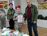 Юнармейцы центра патриотического воспитания «Октябрьский резерв» передали сестрам милосердия письма военнослужащим