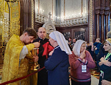 По благословению епископа Шахтинского и Миллеровского Симона,  духовник Каменской общины глухих иерей Владимир Щербаков сослужил Святейшему Патриарху Кириллу