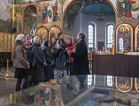 Экскурсию в Покровский кафедральный собор г. Шахты для студентов шахтинского вуза провел епархиальный древлехранитель
