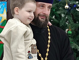 Благочинный приходов Нижнедонского округа поздравил детей с ограниченными возможностями здоровья с Новым Годом и Рождеством Христовым