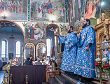 В праздник Сретения Господня Преосвященнейший епископ Симон совершил Божественную литургию в Покровском кафедральном соборе города Шахты