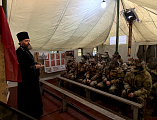 Военнослужащие перед отправкой в зону СВО причастились Святых Христовых Таин