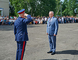 Иерей Евгений Поцелуев благословил выпускников Шахтинского казачьего кадетского корпуса
