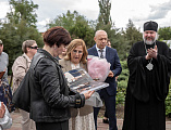При Покровском кафедральном соборе города Шахты вновь открылась фотовыставка «Семья героя. Шахты»