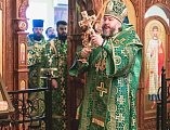 Праздничную Литургию по случаю престольного дня храма святой Ксении Петербургской г. Шахты возглавил Преосвященнейший Симон, епископ Шахтинский и Миллеровский