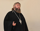 В рамках Палестинских чтений священники Александровск-Грушевского благочиния провели беседу в Шахтинском автодорожном институте на тему: «Православие и молодежь: актуальные аспекты духовности»