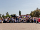 На Соборной площади Покровского кафедрального собора города Шахты прошёл концерт, посвящённый Дню семьи, любви и верности
