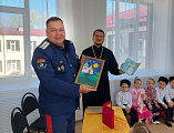 Иерей Александр Левчик посетил юных казачат детского сада станицы Боковской