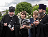 При Покровском кафедральном соборе города Шахты вновь открылась фотовыставка «Семья героя. Шахты»