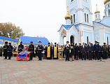 Торжественная присяга кадет и освящение нового Знамени лучшего в России казачьего кадетского корпуса состоялись на соборной площади Покровского кафедрального собора г. Шахты