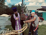 На Свято-Андреевский храм водрузили два новых накупольных Креста