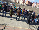 В прощеное воскресенье на площади перед Донским храмом г. Новошахтинска состоялись народные гуляния, посвященные Масленице