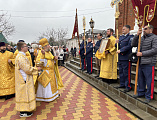 110 лет со дня освящения молитвенно отметил приход храма святителя Николая Чудотворца станицы Обливской, богослужение возглавил Преосвященнейший епископ Симон.