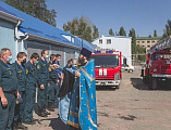 Спасатели и пожарные приняли участие в благодарственном молебне в честь образа Божьей Матери Неопалимая Купина