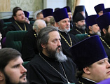 В районном ДК пос. Каменоломни состоялась встреча профессора Александра Леонидовича Дворкина с духовенством Шахтинской епархии. На встрече присутствовал епископ Шахтинский и Миллеровский Симон