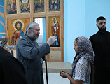 Епископ Симон возглавил молитву у святынь в старинном казачьем храме святителя Николая Чудотворца станицы Еланской