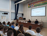 В школе № 18 г. Донецка прошло мероприятие, посвященное профилактике экстремизма. На встрече присутствовал иерей Владимир Татаркин