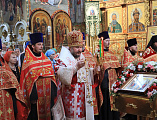 В день празднования Светлой Пасхи в Покровский кафедральный собор г. Шахты доставлен Благодатный огонь из Иерусалима