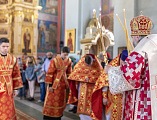 Впервые в Шахтинской епархии совершена Божественная литургия архиерейским чином с сурдопереводом в храме Покрова Пресвятой Богородицы г. Каменск-Шахтинский