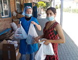 Продолжается помощь беженцам из зон вооруженного конфликта на Украине