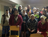 В ПВР города Донецке сестры милосердия помогают подготовиться беженцам к таинствам Исповеди и Причастия