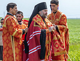 Преосвященнейший епископ Симон совершил «Чин освящения насеянных полей» в Октябрьском сельском районе