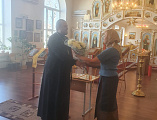 Прихожане храма в честь апостола и евангелиста Иоанна Богослова и администрация ИСОиП (филиала) ДГТУ г. Шахты поздравили протоиерея Романа Амплеева с пятилетием служения