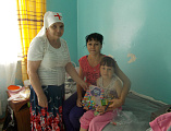 В День защиты детей сестры милосердия храма Державной иконы Божьей Матери посетили детей в городской больнице