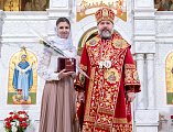 Праздник Светлого Христова Воскресения в Покровском кафедральном соборе города Шахты продолжился великой вечерней