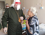 Преосвященнейший епископ Симон посетил пациентов красной зоны COVID-госпиталя г. Каменск Шахтинский