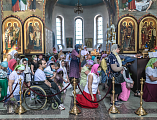 В День Святой Троицы, Пятидесятницы Преосвященнейший епископ Симон совершил Божественную литургию в Покровском кафедральном соборе г. Шахты