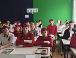 В школе №23 поселка Красногорняцкий прошел урок памяти «Священная память Великой Победы»